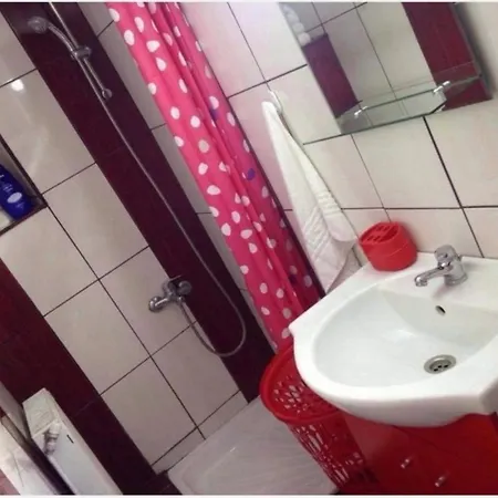 Апартаменти Apartamentul Ursu Balu Cu 2 Dormitoare Брашов